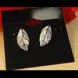 GORGEOUS WHITE FIRE OPAL LEAVES EARRINGS